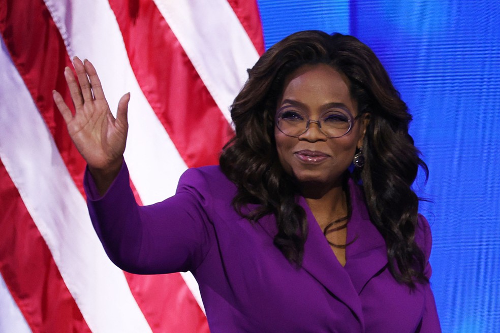 Oprah é acusada de dificultar evacuação de moradores durante incêndios no Havaí Oprah é acusada de dificultar evacuação de moradores durante incêndios no Havaí
