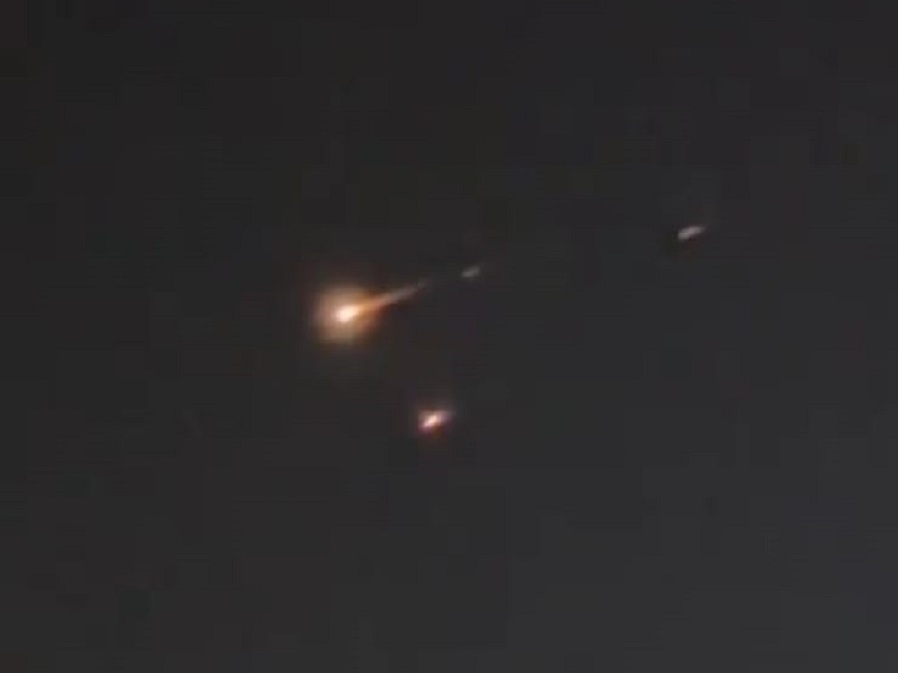 Irã intensifica ataques a Tel Aviv e Israel ativa sistema 'Domo de Ferro' Foto: Reprodução