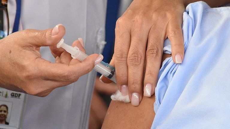 Ministro da Saúde projeta vacinação em massa contra dengue com imunizante do Butantan em 2026