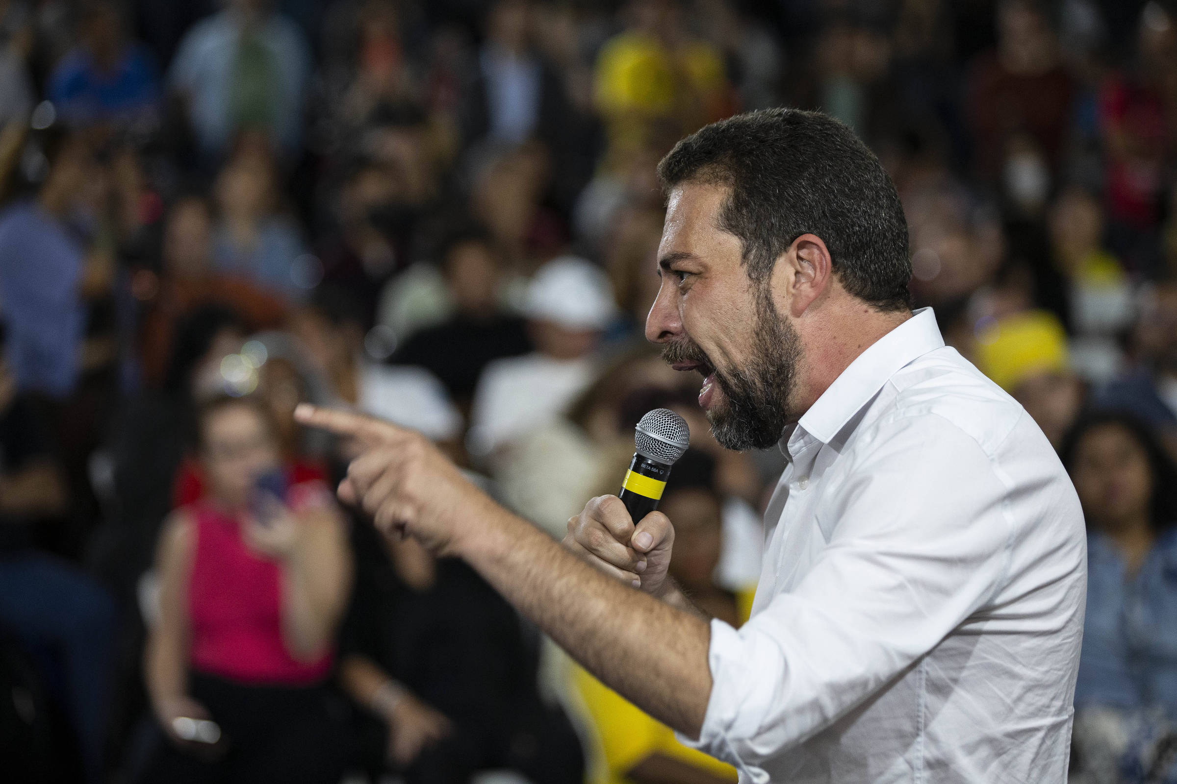 Boulos critica centrão e defende 'ricos contra pobres' nas redes sociais Guilherme Boulos (PSOL-SP) em encontro no Sindicato dos Bancários na capital paulista (Foto: Marlene Bergamo - 7.nov.24/Folhapress)