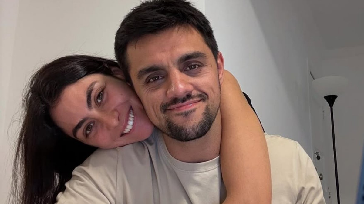 Mariana Uhlmann se destaca em debate sobre maternidade após declaração de Felipe Simas Conheça Mariana Uhlmann, mulher do ator Felipe Simas (Foto: Reprodução Instagram)