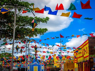 Comércio nacional cresce 10,9% em junho, revela relatório do Itaú Unibanco Festas juninas movimentam comércio nacional (Foto: VEJA)