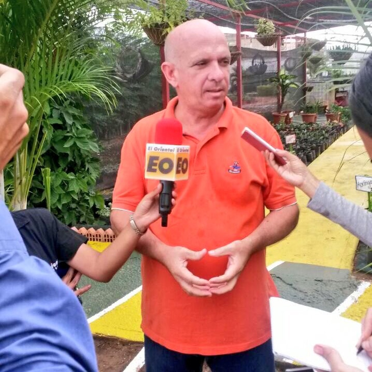 Ex-diretor da inteligência venezuelana admite culpa em caso de narcoterrorismo nos EUA Ex-chefe da inteligência militar venezuelana, Hugo Carvajal admitiu ter participado de esquema de narcotráfico ligado às Farc; ele pode pegar prisão perpétua nos EUA (Foto: Reprodução/X)