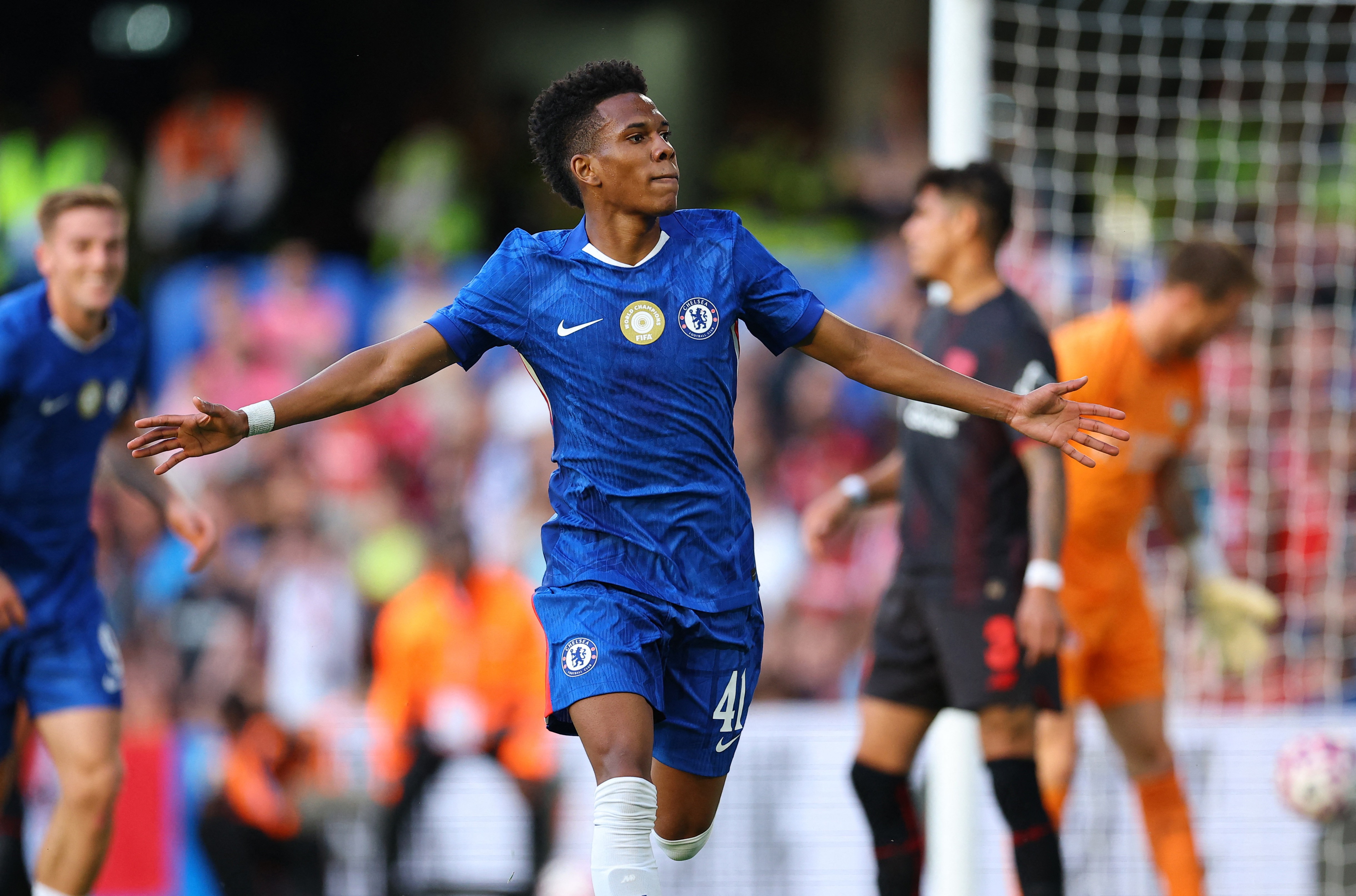 Estêvão brilha em estreia pelo Chelsea e é comparado a 'Messinho' Foto: Reprodução