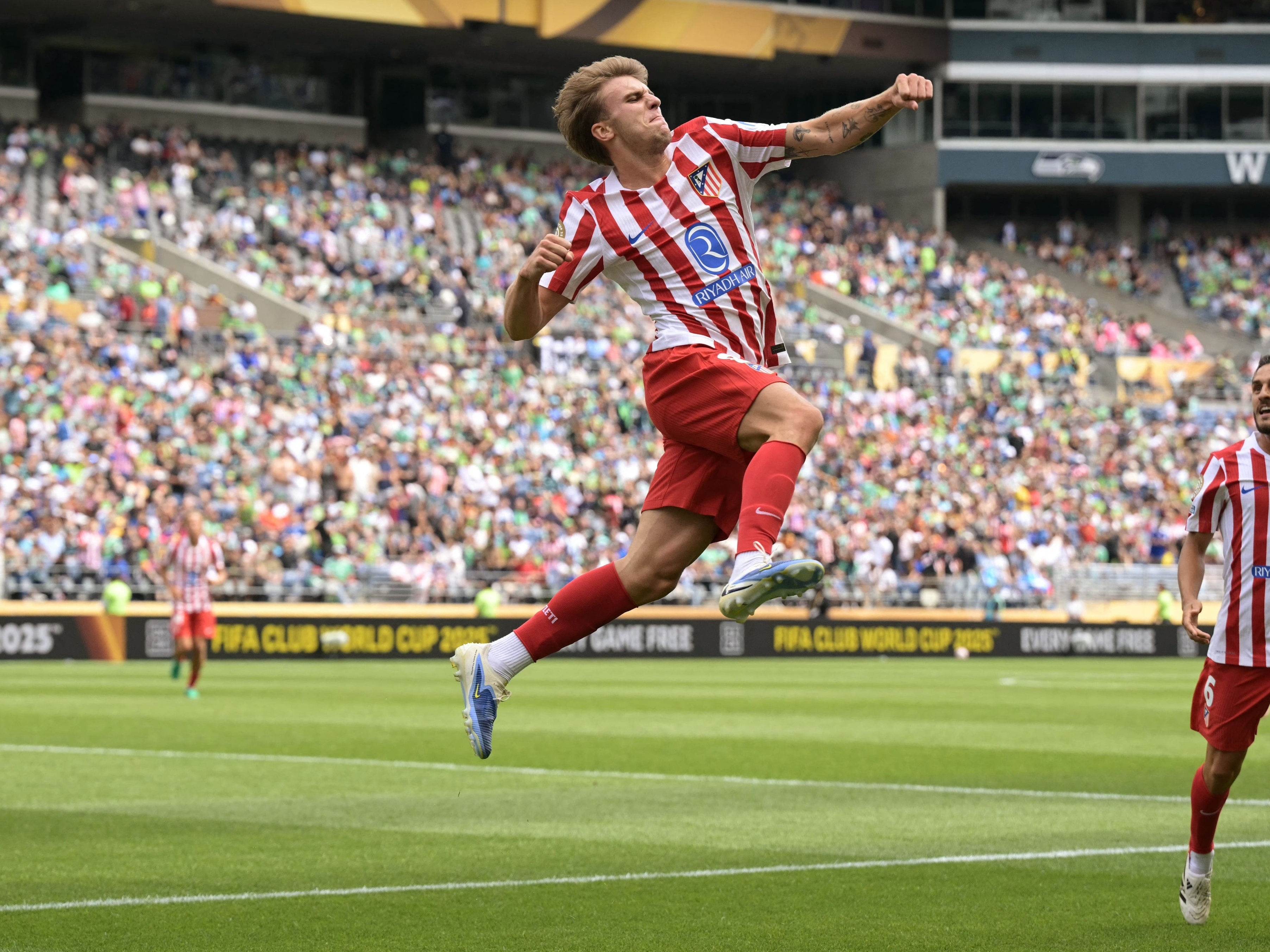 Atlético de Madri triunfa e PSG busca classificação contra o Botafogo hoje Barrios, do Atlético de Madri, comemora gol marcado contra o Seattle Sounders, pelo Mundial de Clubes (Foto: JUAN MABROMATA / AFP)