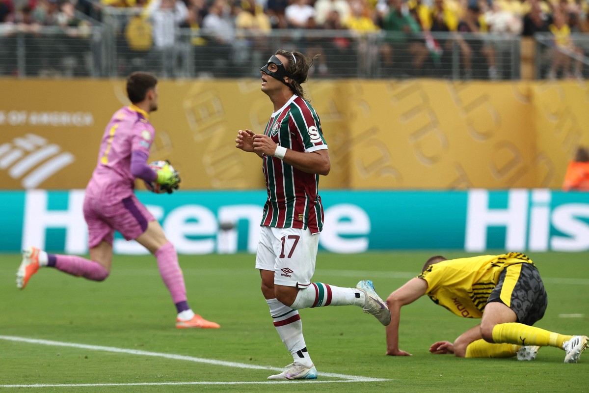 Canobbio perdeu uma boa oportunidade em Fluminense x Borussia Dortmund (Foto: FRANCK FIFE / AFP)