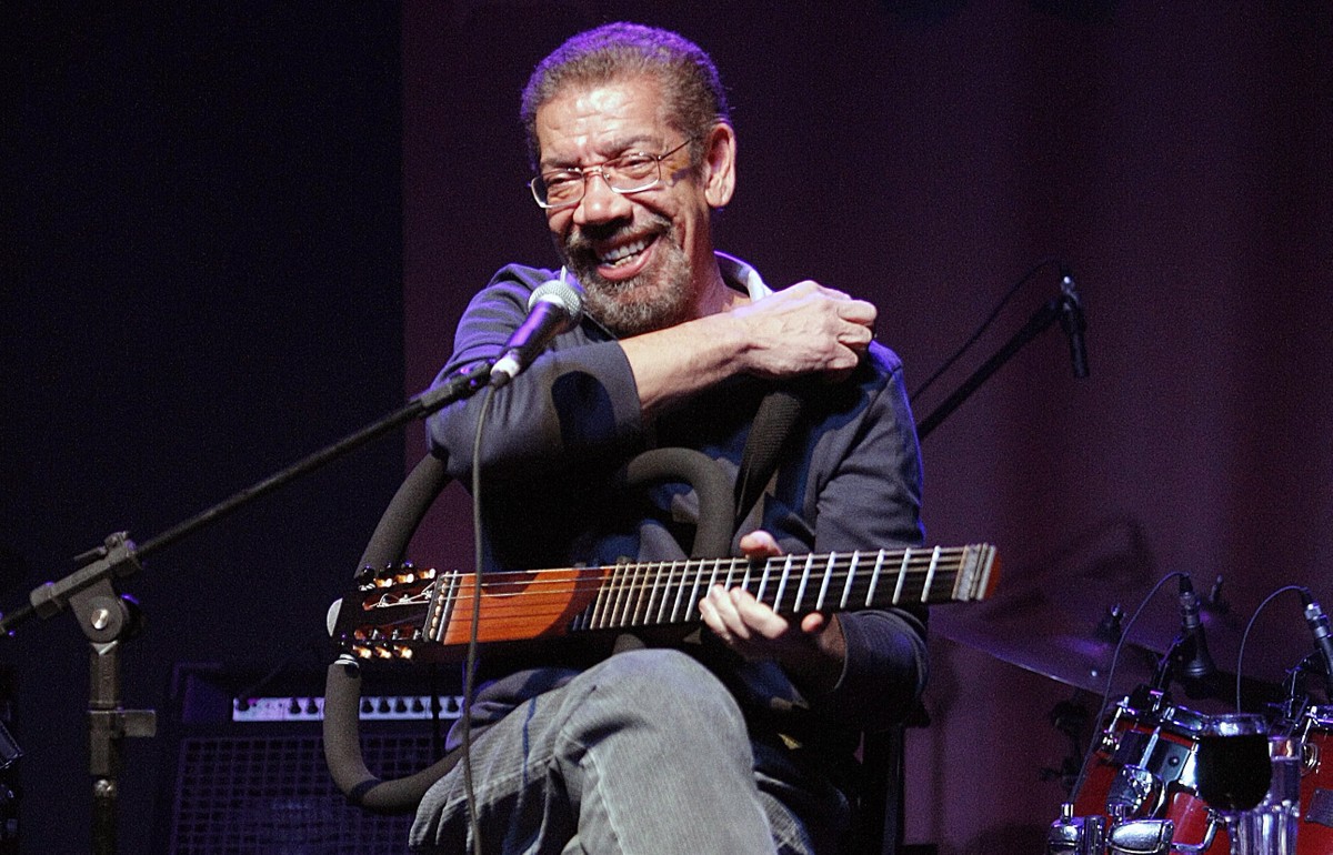Violonista e guitarrista Hélio Delmiro, em 2010 (Foto: Leonardo Aversa)
