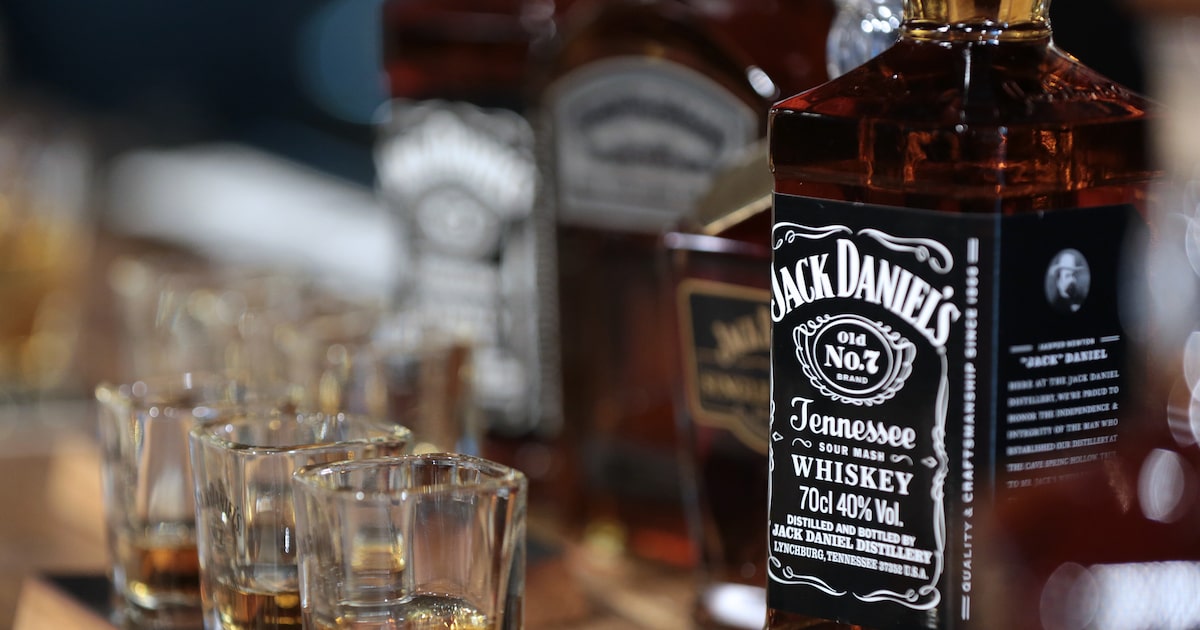 A marca Jack Daniel's, com presença global, tem o desafio de transformar força de marca em vendas no Brasil (Foto: Yuriko Nakao/Bloomberg)