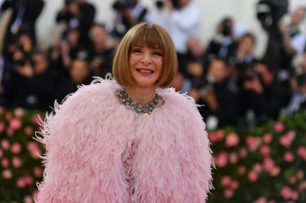 Anna Wintour transforma a Vogue em ícone da moda ao longo de quatro décadas Editora-chefe da Vogue americana, Anna Wintour, chega ao baile de gala do Met em 2019. A edição de 2020 foi adiada devido ao coronavírus. (Foto: AFP/AFP)