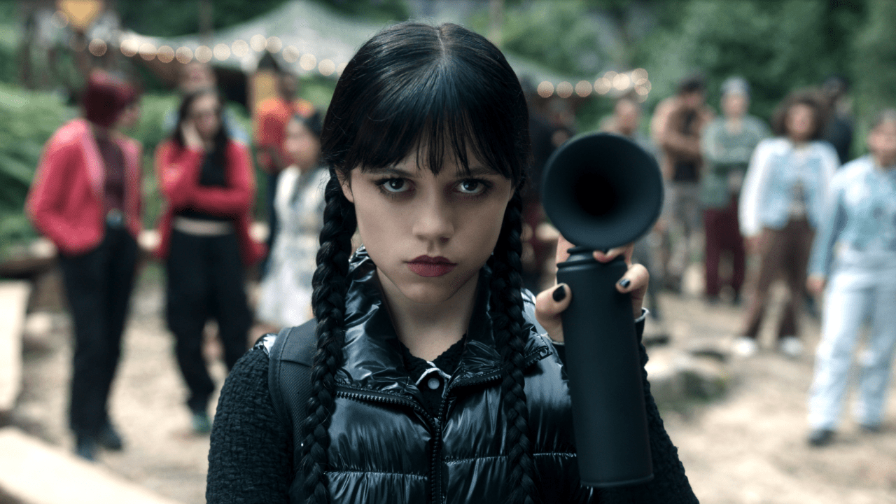 Cinco estreias imperdíveis no streaming para acompanhar na primeira semana de agosto Cena da 2ª temporada de 'Wandinha' (Netflix/Reprodução)