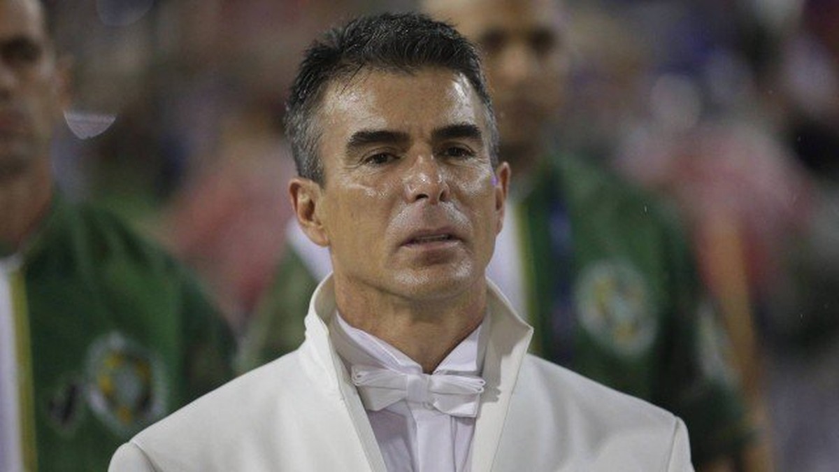 Rogério Andrade será ouvido sobre a morte de bicheiro em investigação judicial O contraventor Rogério Andrade durante o carnaval de 2018 (Foto: Marcio Alves / Agência O Globo)