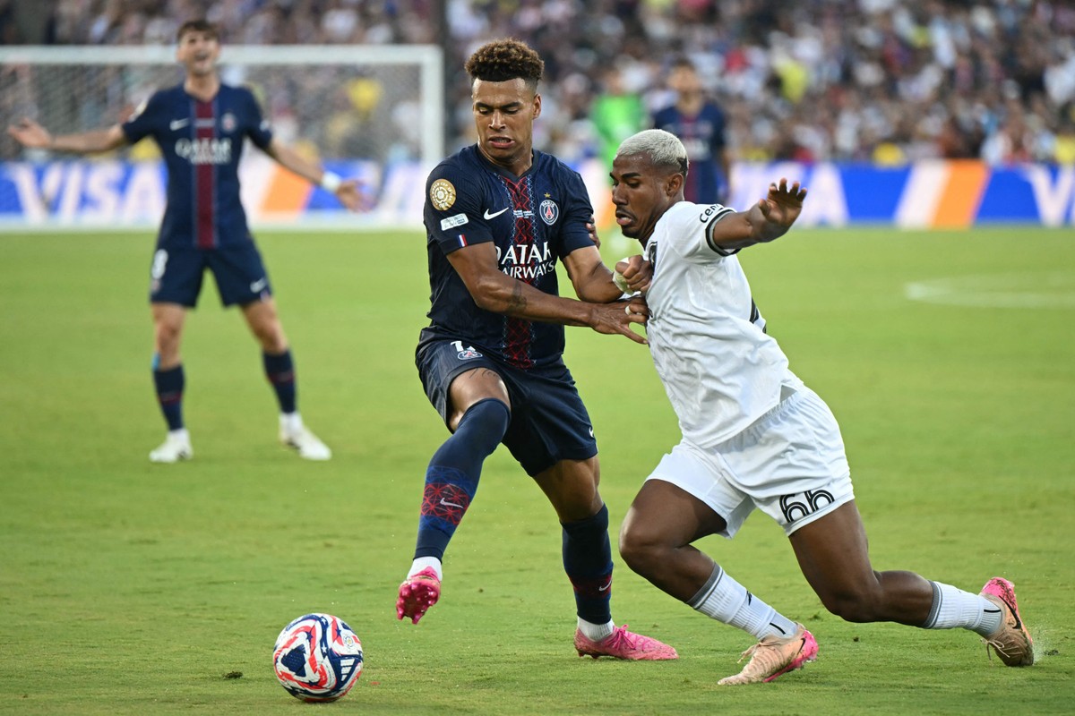 PSG registra menor número de finalizações no gol em 12 meses contra o Botafogo Désiré Doué não conseguiu superar o bloqueio do Botafogo (Foto: Yuri CORTEZ / AFP)