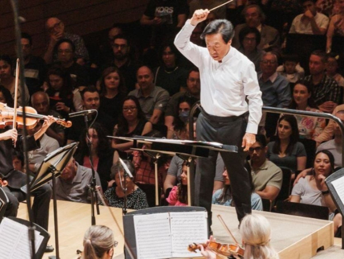 CEO de tecnologia investe R$ 2,1 milhões para reger Orquestra Sinfônica de Toronto CEO de empresa de tecnologia paga R$ 2,1 milhões para reger Orquestra Sinfônica de Toronto por uma noite (Foto: Reprodução)