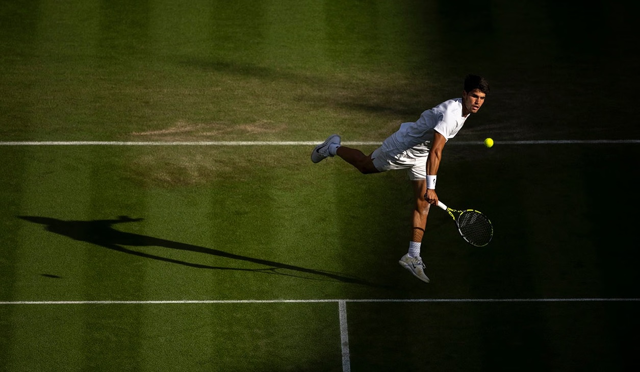 Alcaraz e Rublev duelam na partida decisiva de domingo em Wimbledon Foto: Reprodução