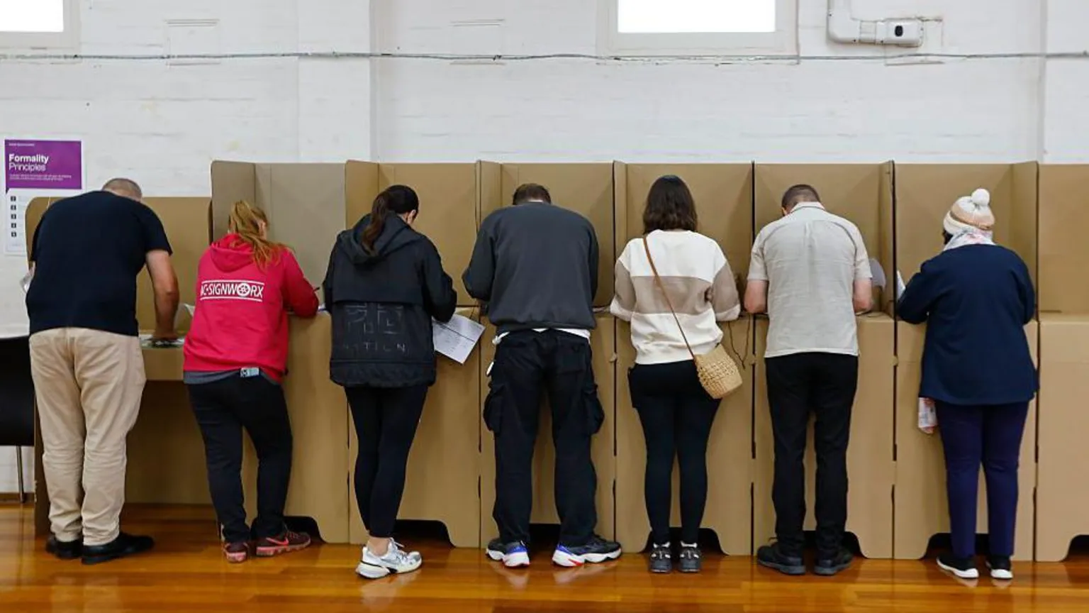 Austrália realiza eleições com voto obrigatório e alta participação popular