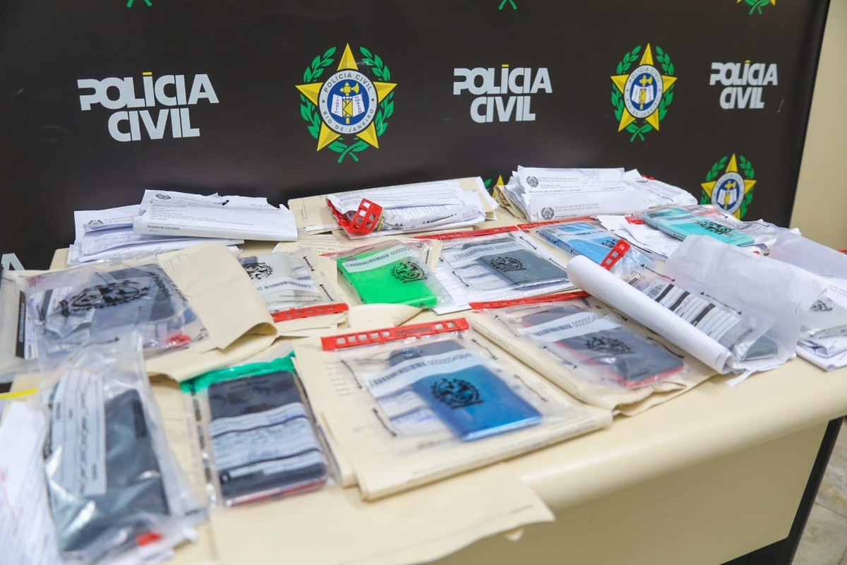 Celulares recuperados pela Polícia Civil (Foto: Reprodução)