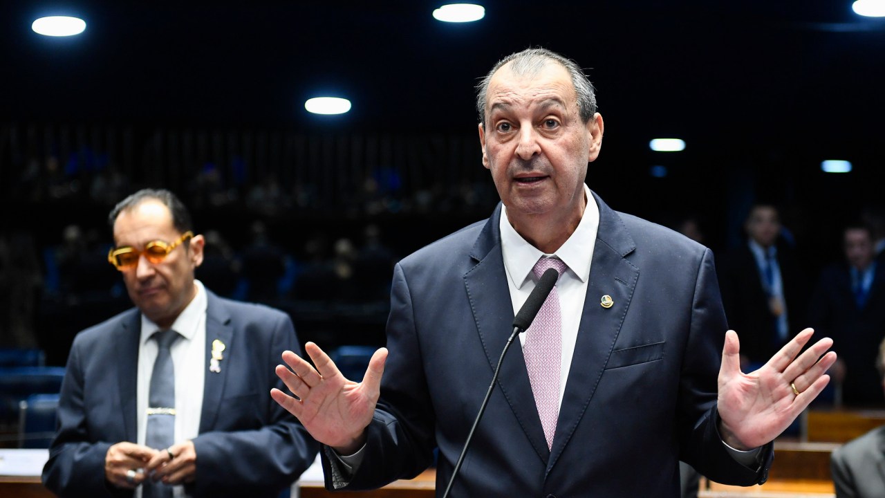 Aziz afirma que Lula e Bolsonaro não estão envolvidos em escândalo da CPMI do INSS Aziz afirma que Lula e Bolsonaro não estão envolvidos em escândalo da CPMI do INSS