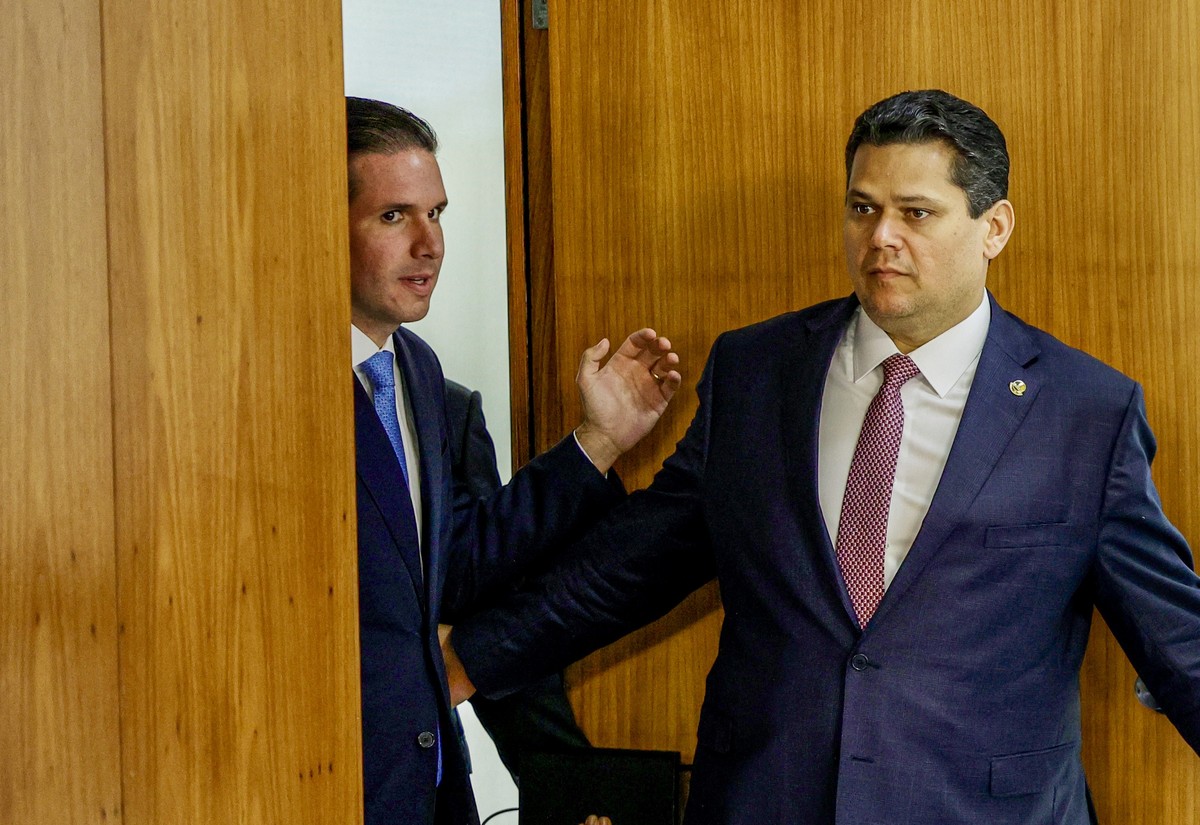 Presidentes da Câmara e do Senado mantêm silêncio em momentos decisivos Os presidentes da Câmara, Hugo Motta, e do Senado, Davi Alcolumbre, no Planalto — Foto: Fabio Rodrigues-Pozzebom/Agência Brasil/2-2/2025
