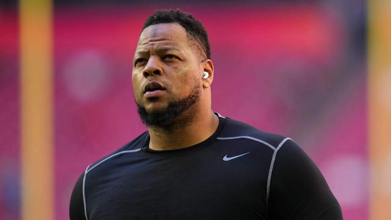 Ndamukong Suh anuncia aposentadoria após 13 temporadas na NFL Ndamukong Suh anuncia aposentadoria após 13 temporadas na NFL