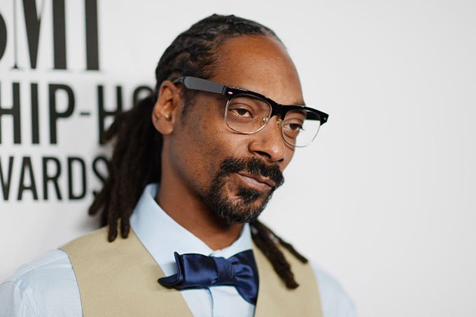 Snoop Dogg fatura R$ 66 milhões com coleção de NFTs esgotada Colecionáveis digitais do rapper Snoop Dogg esgotaram no Telegram (Foto: Frazer Harrison/Getty Images)
