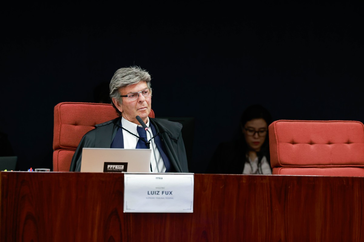 Fux enfrenta isolamento após derrota de quatro a um em decisão importante Ministro Luiz Fux durante interrogatório de réus do processo da trama golpista (Foto: Fellipe Sampaio/STF)