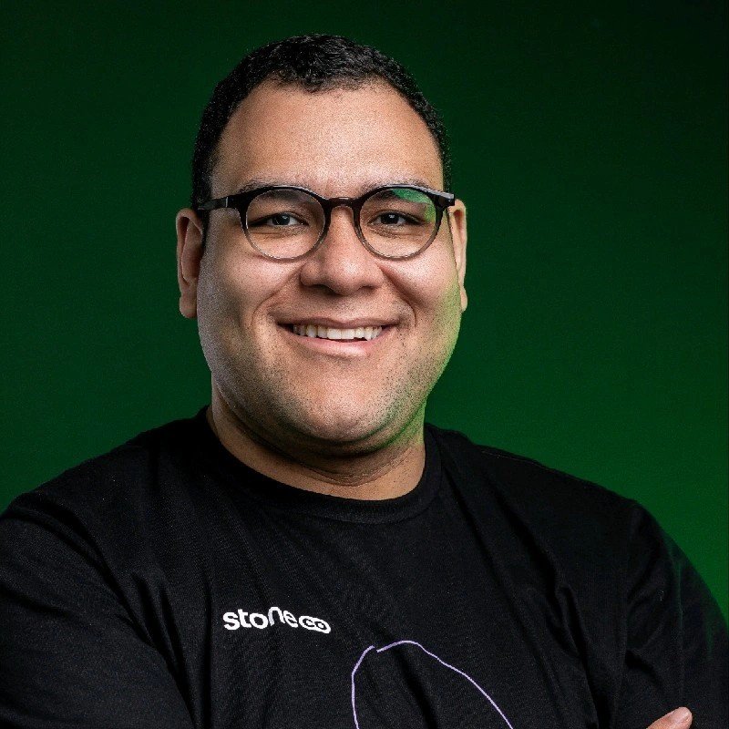 Especialista destaca fit cultural de jovens em soluções de vendas inovadoras Leonardo Guinelli, especialista em Employer Branding e Talent Outreach da Stone (Foto: LinkedIn | Reprodução)