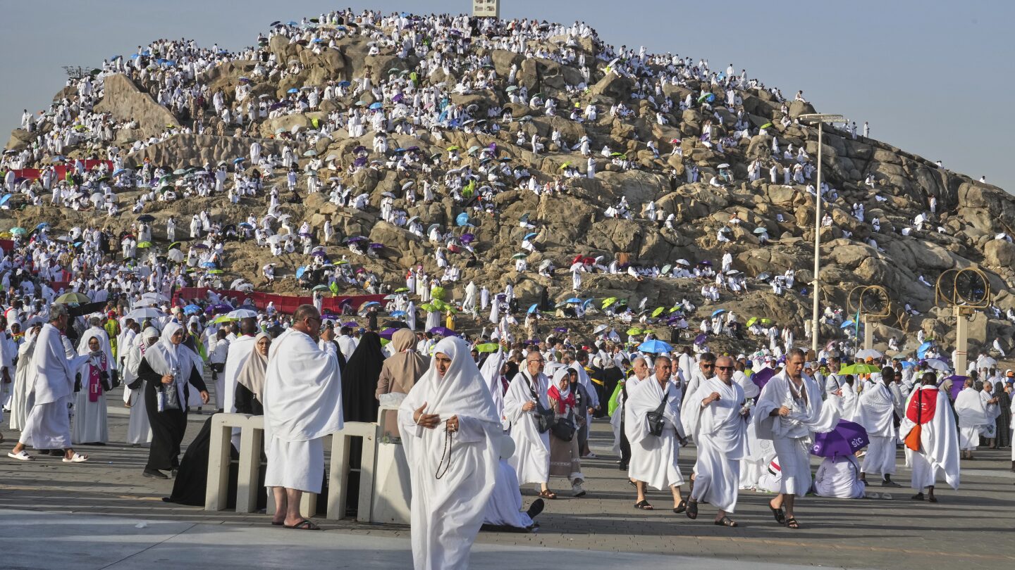 Mais de 1,4 milhão de muçulmanos iniciam a peregrinação do Hajj em Meca