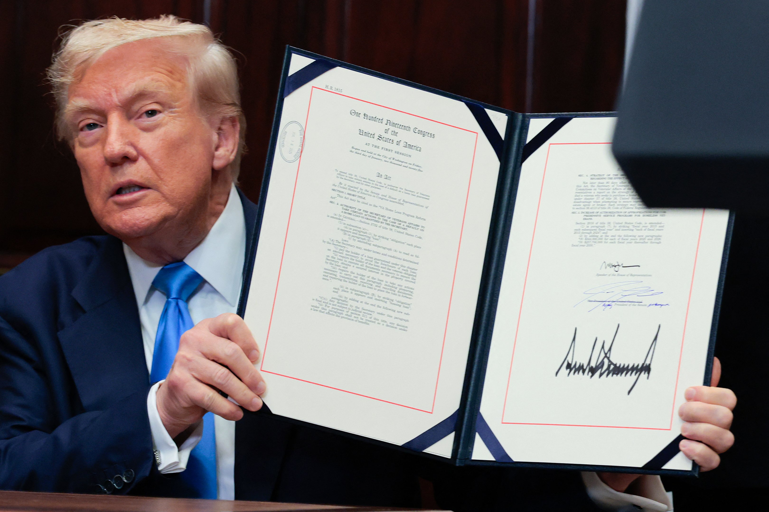 Trump impõe tarifas e 41% das importações americanas permanecem sem acordo comercial A Casa Branca confirmou a elevação de tarifas para mais de 60 países, com alíquotas de até 50% (Foto: Anna Moneymaker/AFP)