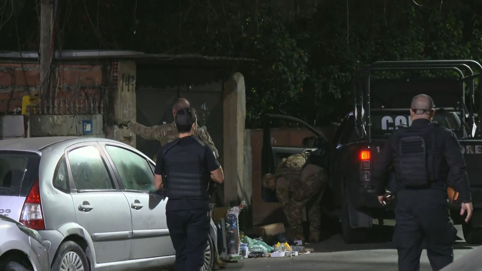 Polícia detém quatro suspeitos de crimes de ódio contra adolescentes menores de idade Quatro pessoas são presas em operação em 8 estados e no DF contra quadrilha que compartilhava imagens íntimas de menores em redes sociais (Foto: Reprodução/ TV Globo)
