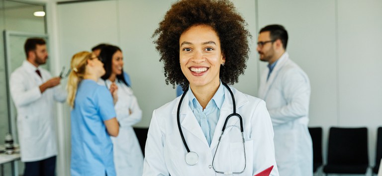 Agora Tem Especialistas disponibiliza 635 vagas para médicos no SUS em todo o país Foto: Reprodução