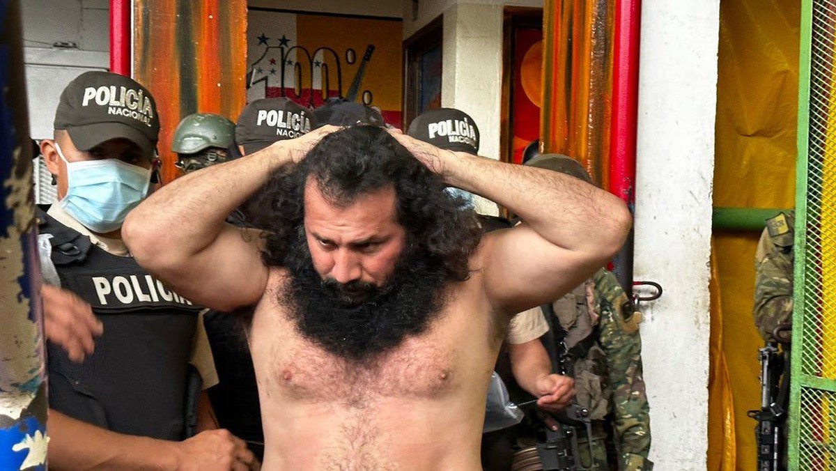 Equador captura Fito, o narcotraficante mais procurado do país Fito foi transferido à prisão de segurança máxima de Guayaquil depois do assassinato do candidato presidencial Fernando Villavicencio (Foto: Reprodução)