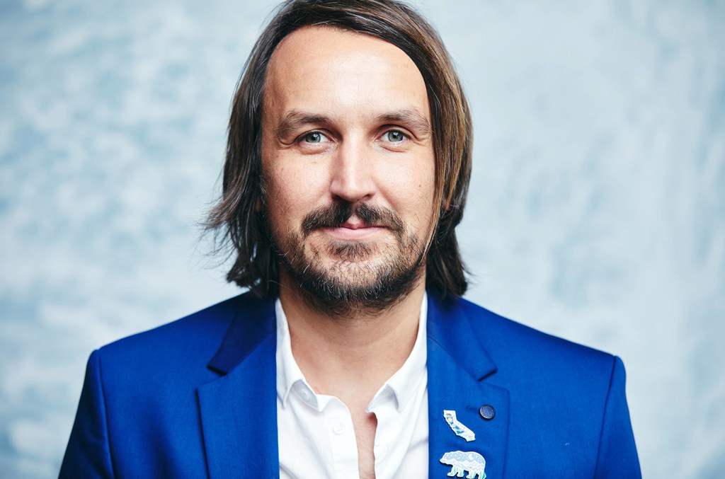 Tim Myers, ex-baixista do OneRepublic, se candidata a vice-governador da Califórnia Tim Myers, ex-baixista do OneRepublic, anunciou que está se candidatando ao cargo de vice-governador da Califórnia, meses após lançar uma candidatura para a Assembleia do estado. (Foto: Reprodução)