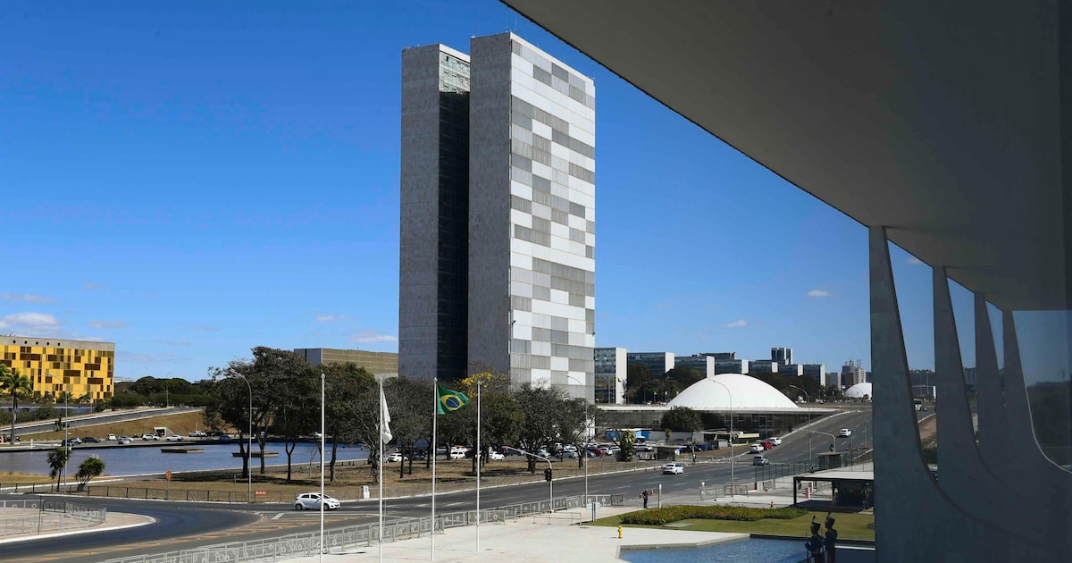 Vices assumem o comando em diversos Estados nas eleições de 2026 Colunas da fachada do Palácio do Planalto com vista para o prédio do Congresso Nacional e STF. (Foto: Marcos Oliveira/Agência Senado)