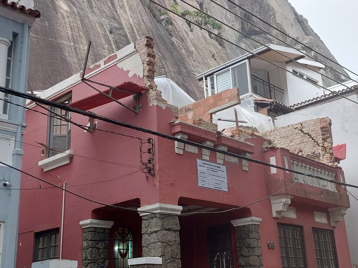 Polícia Civil investiga desabamento na Urca por falta de autorização e segurança Imóvel na Urca seria transformado em restaurante (Foto: Domingos Peixoto / Agência O Globo)