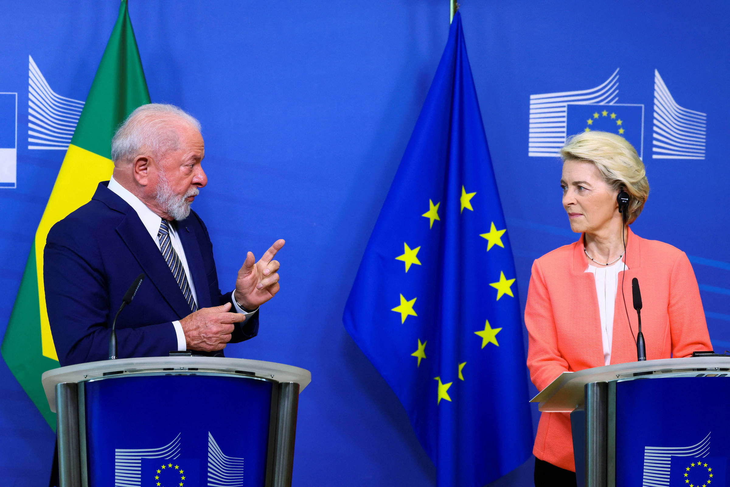UE deve divulgar texto legal do acordo com Mercosul em breve Presidente do Brasil, Luiz Inácio Lula da Silva, fala com a presidente da Comissão Europeia, Ursula von der Leyen, em encontro na Bélgica (Foto: Yves Herman - 17.jul.23/REUTERS)
