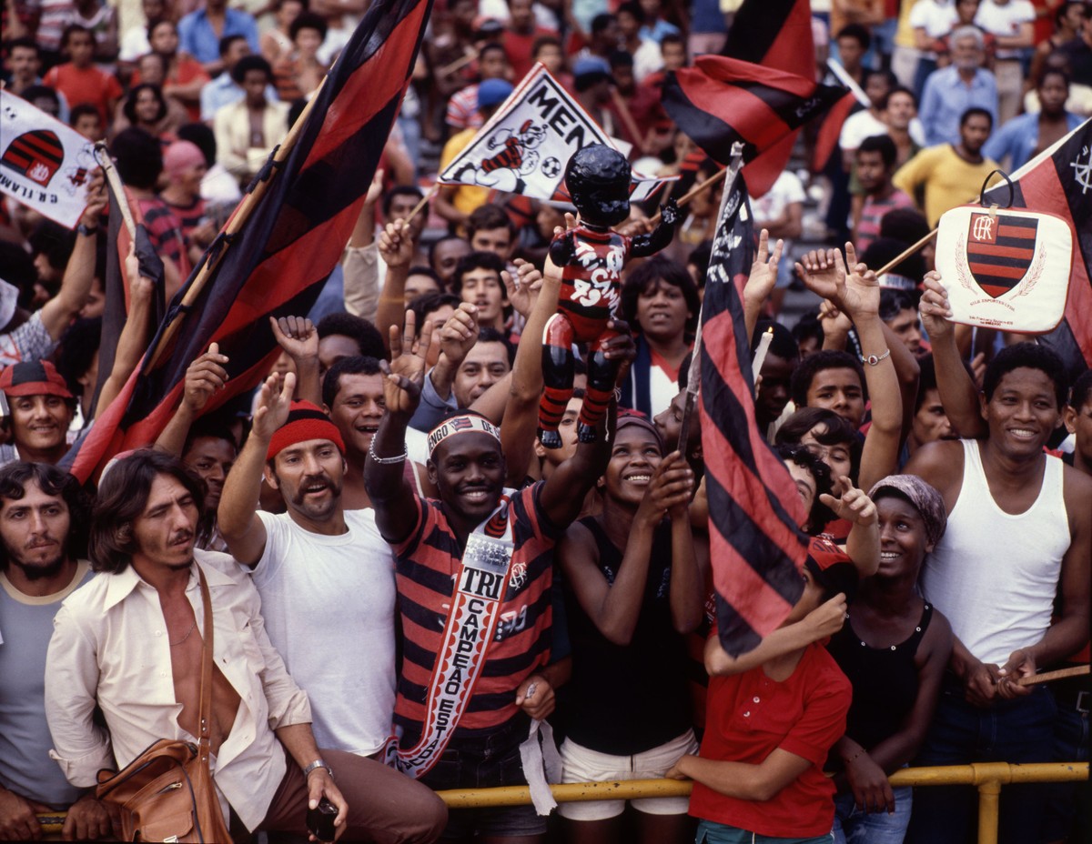 Flamengo e Trio de Ferro paulista se destacam na história do futebol brasileiro Torcida do Flamengo no Maracanã em 1979 (Foto: Anibal Philot / Agência O Globo)
