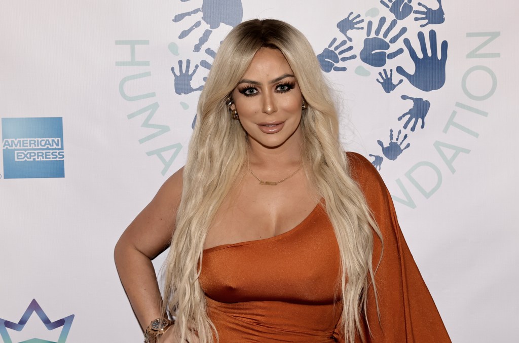 Aubrey O'Day se diz 'fisicamente doente' após veredicto do julgamento de Diddy Aubrey O'Day compartilhou sua reação ao veredicto de Diddy, dizendo que os resultados a deixaram "fisicamente doente." (Foto: Reprodução)