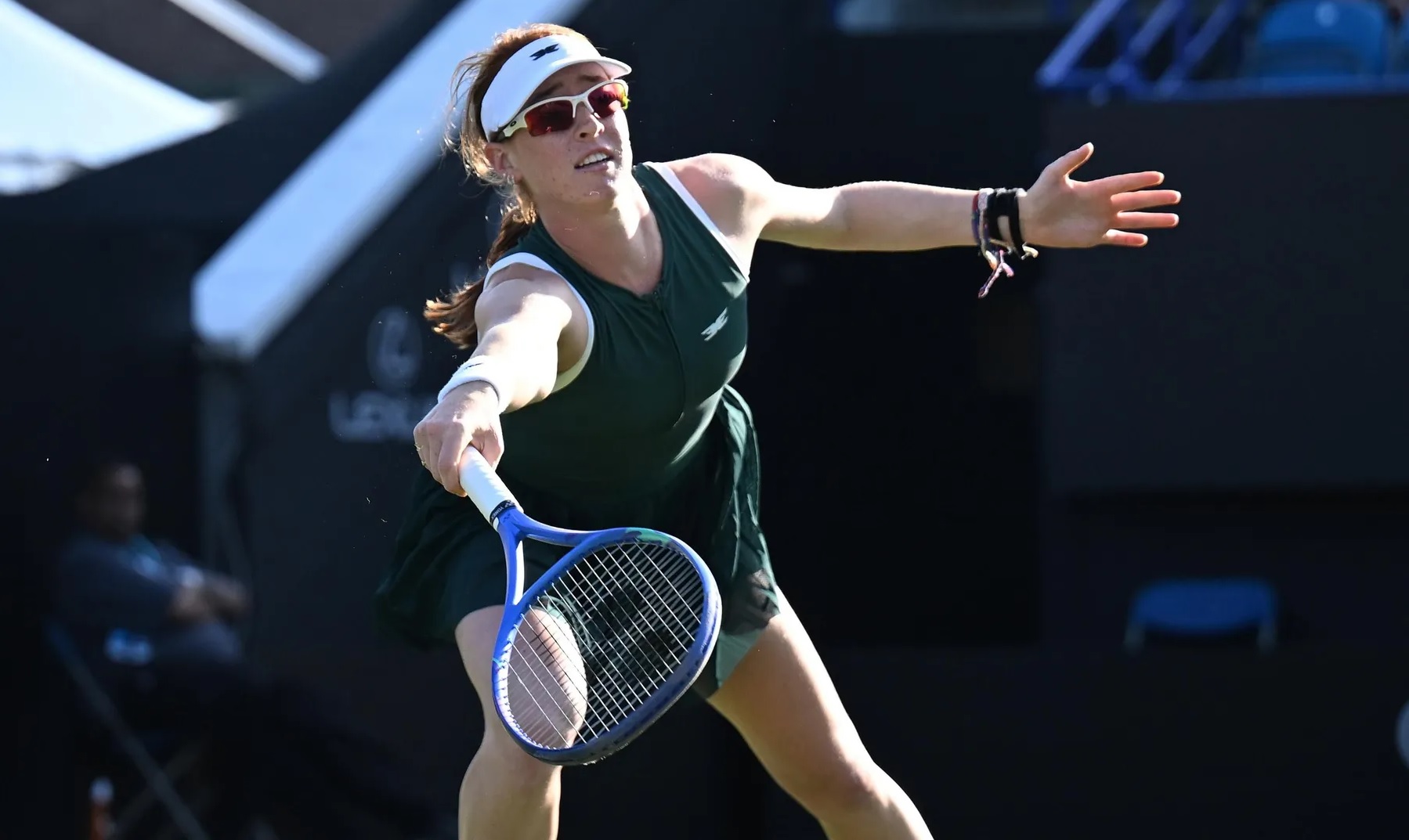 Krejcikova supera match-points e elimina Ostapenko e Raducanu do torneio Foto: Reprodução