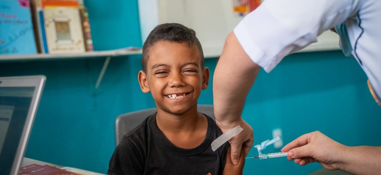 Brasil aplica 1 milhão de doses de vacina em crianças e adolescentes nas escolas Foto: divulgação/MS
