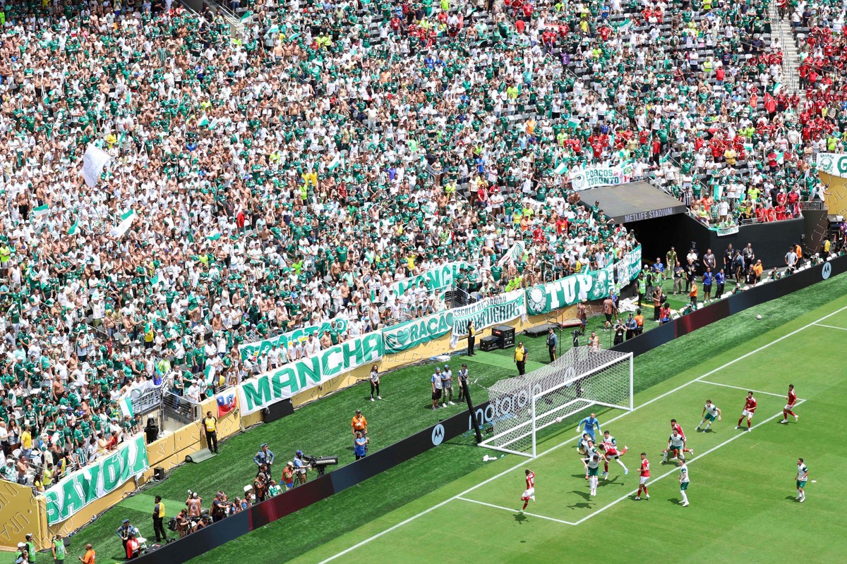 Copa de Clubes: africanos e sul-americanos são essenciais para o sucesso do torneio Palmeiras e Al Ahly (Foto: CHARLY TRIBALLEAU / AFP)