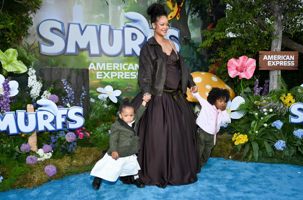 Rihanna revela como a educação dos filhos é influenciada por seu pai falecido Rihanna disse que seus filhos nunca serão "bebês de tablet" graças ao seu falecido pai, Ronald Fenty. (Foto: Reprodução)