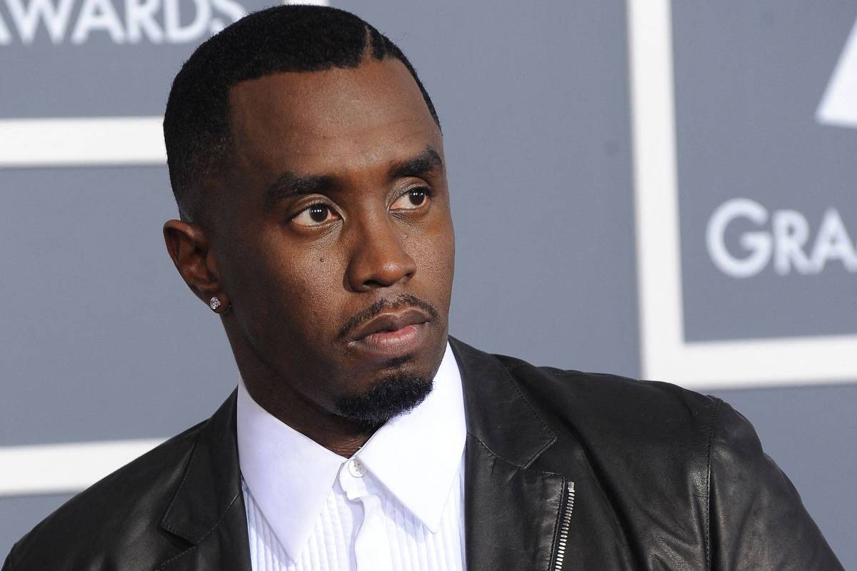 Sean Comb inicia terapia na prisão para superar vício em drogas e controlar agressividade Sean 'P. Diddy' Combs no tapete vermelho da premiação Grammy 2011, em Los Angeles (Foto: Robyn Beck/AFP)