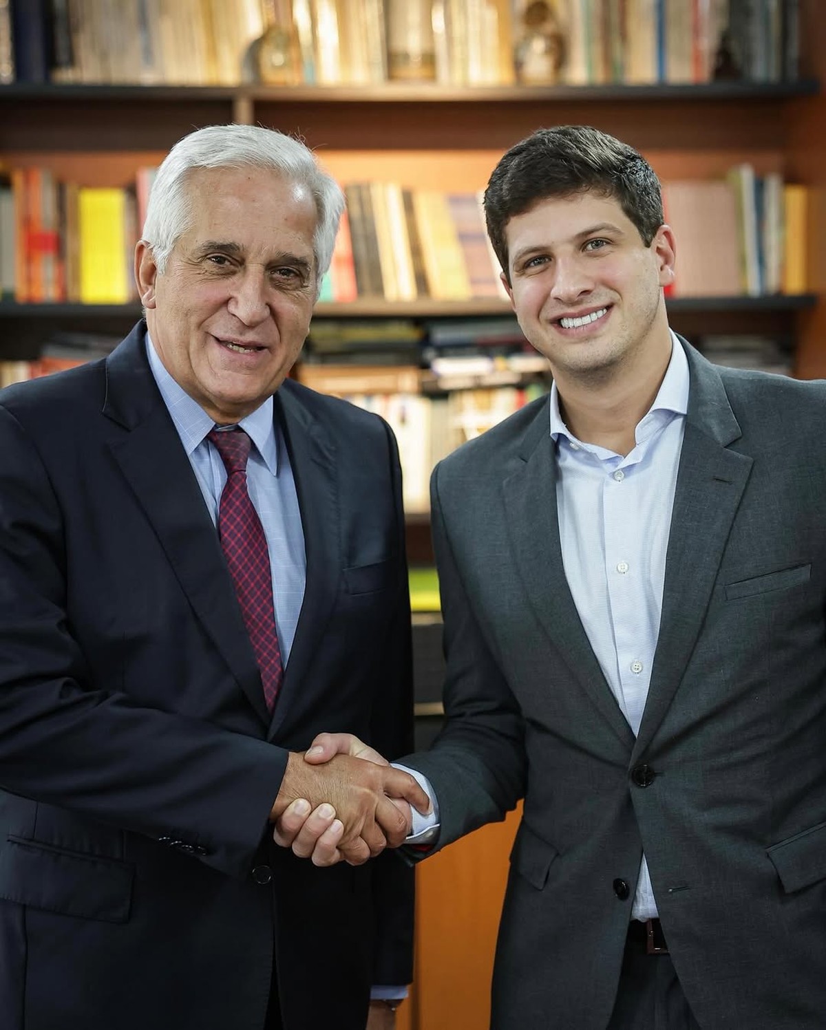 PSB e Cidadania formalizam federação em reunião das lideranças partidárias Os presidentes do Cidadania, Comte Bittencourt, e do PSB, João Campos, durante encontro em Brasília (Foto: Reprodução)