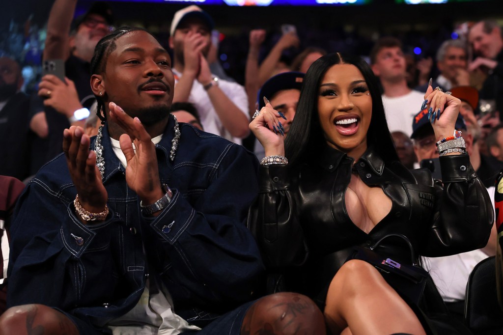Cardi B revelou que o namorado Stefon Diggs lhe deu um presente caro durante um vídeo no TikTok. (Foto: Reprodução)