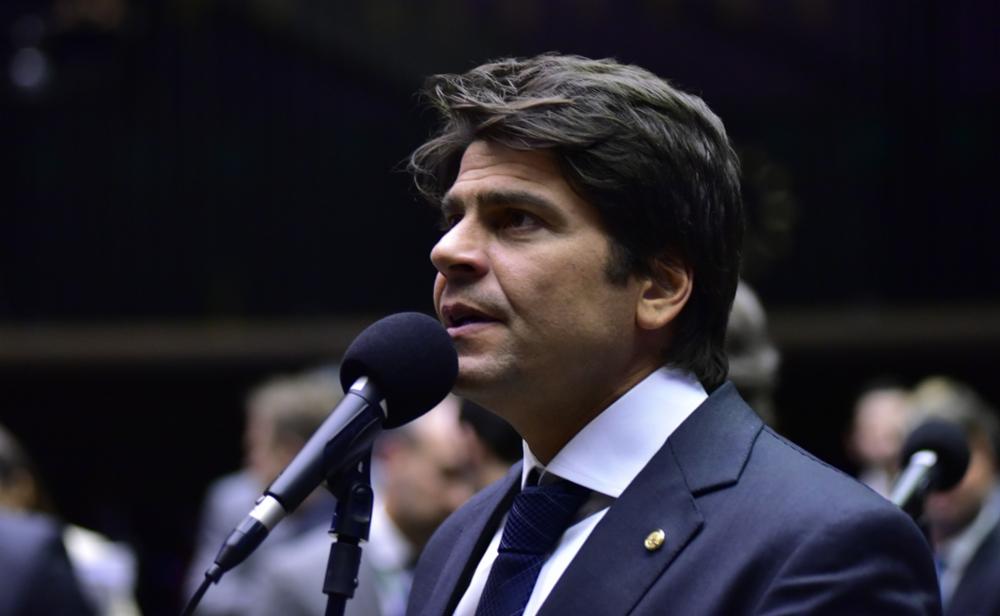 Reforma administrativa pode incluir medidas fiscais, afirma Pedro Paulo Deputado Pedro Paulo (PSD-RJ) durante sessão no plenário da Câmara dos Deputados (Foto: Zeca Ribeiro/Câmara dos Deputados)