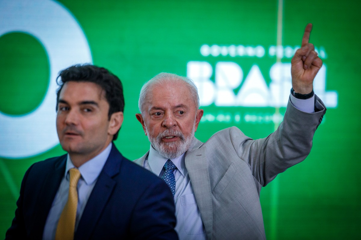 Presidente Lula e Ministro do Turismo Celso Sabino (Foto: Brenno Carvalho / Agência O Globo)