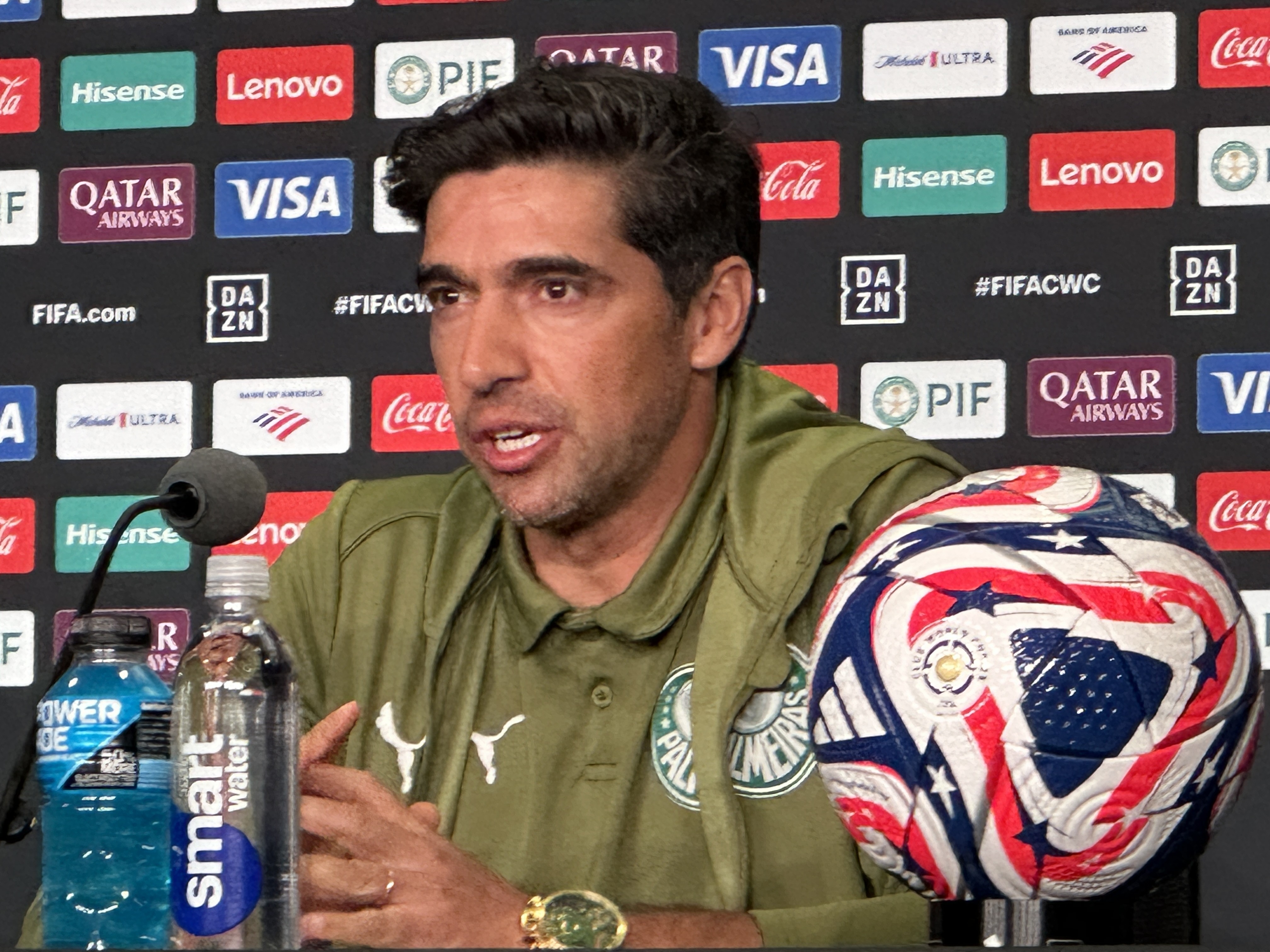 Abel apoia Estêvão após declaração sobre dificuldade de foco no Palmeiras Foto: Reprodução