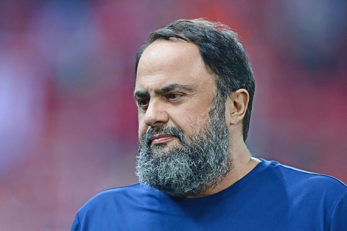 Marinakis apoia Textor na recompra do Botafogo, que não se unirá ao Nottingham Forest Evangelos Marinakis, dono do Nottingham Forest (Foto: Divulgação/Nottingham Forest)