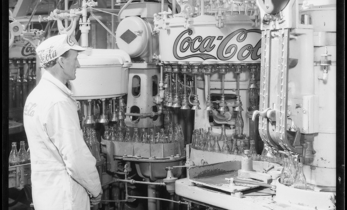 Coca-Cola mantém fórmula secreta por 140 anos e revela mistério histórico Coca-Cola mantém fórmula secreta por 140 anos e revela mistério histórico