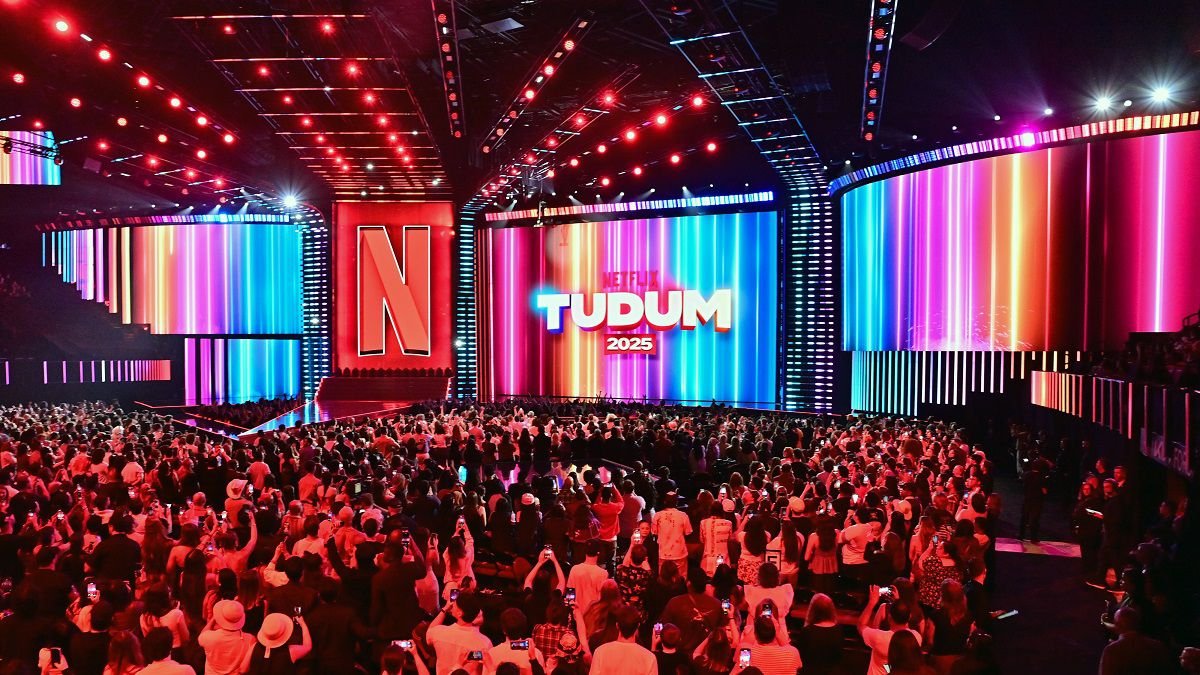 Netflix transforma abertura em modelo de sucesso reconhecido mundialmente O Tudum 2025 diante de uma plateia entusiasmada. (Foto: Netflix/Festival Tudum)